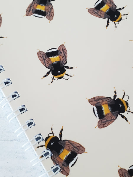 close up of bumble bee illustration to show detail